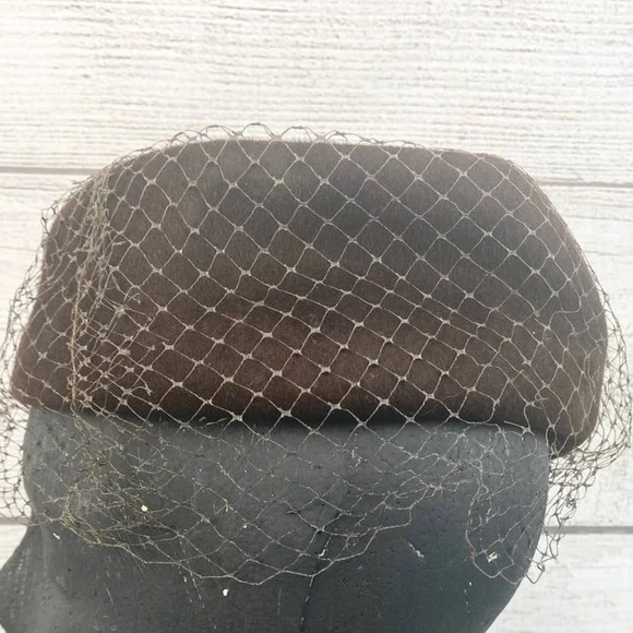 Vintage Glamour Felts Ladies Union Made in USA Wool Brown Pillbox Hat - Picture 4 of 9